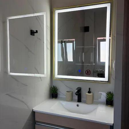 Mc Luxury Living Apartment