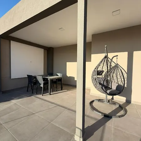 Mc Luxury Living Apartment